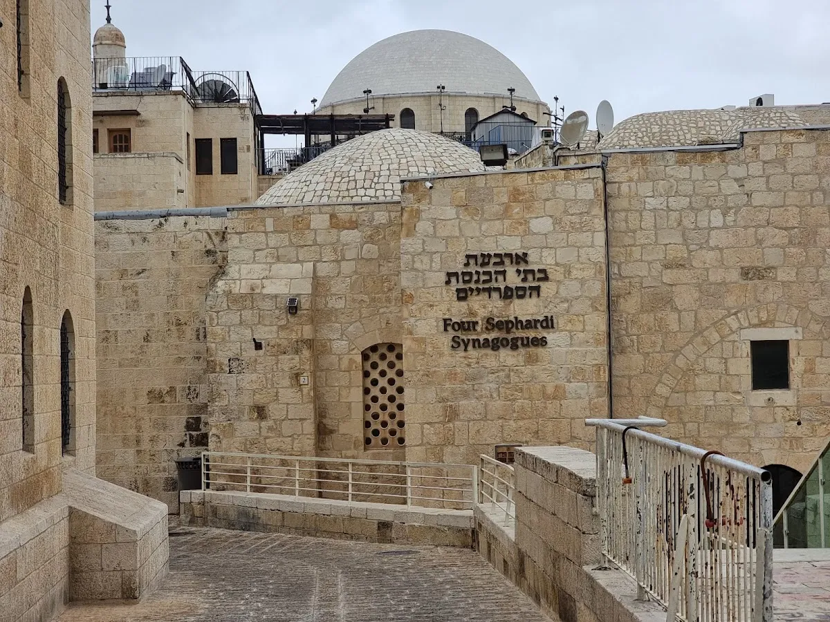 Four Sephardic Synagogues — foto 6