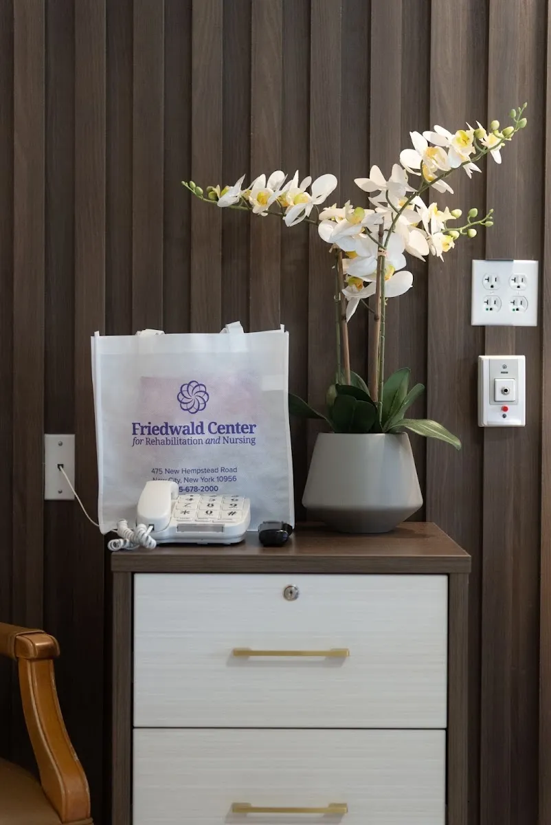 Friedwald Center for Rehabilitation & Nursing — foto 7