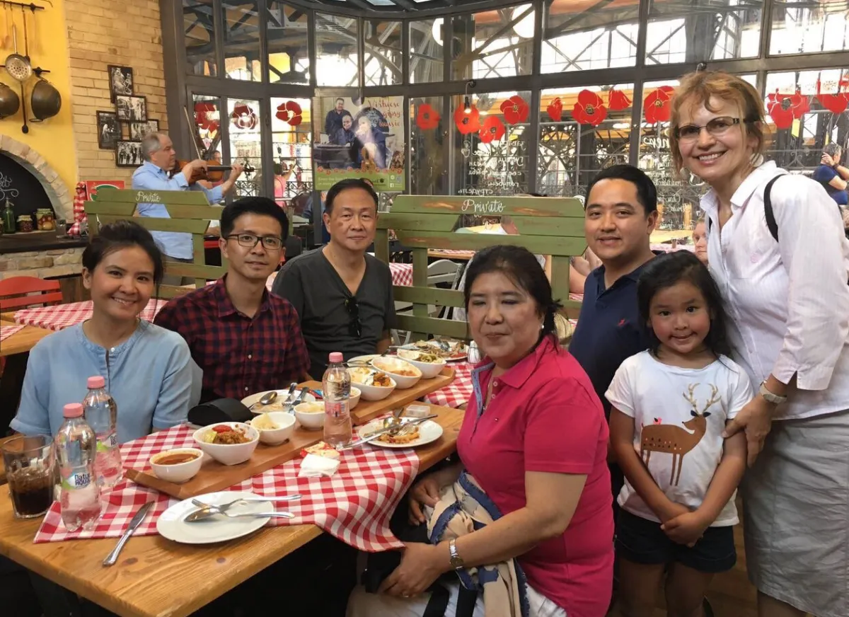 Gabriella's Private Tours in Budapest (Walking and driving tours, Jewish tours) — foto 6