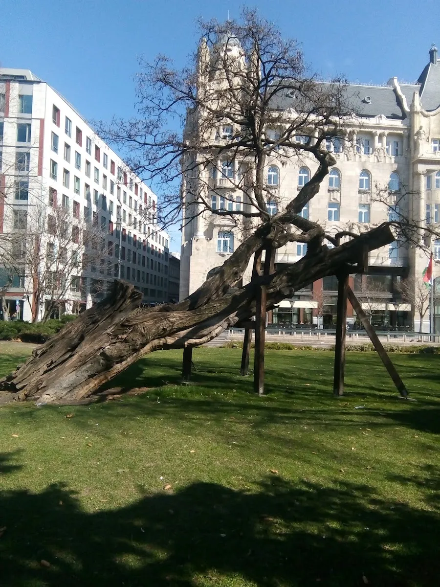 Gabriella's Private Tours in Budapest (Walking and driving tours, Jewish tours) — foto 7