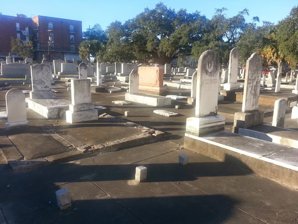 Gates of Prayer Cemetery de Canal Street