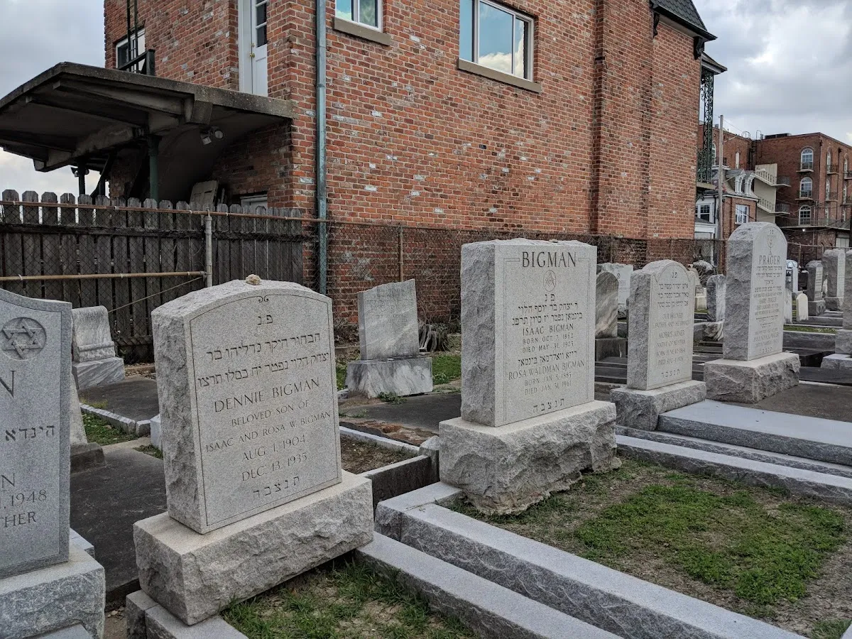 Gates of Prayer Cemetery de Canal Street — foto 7
