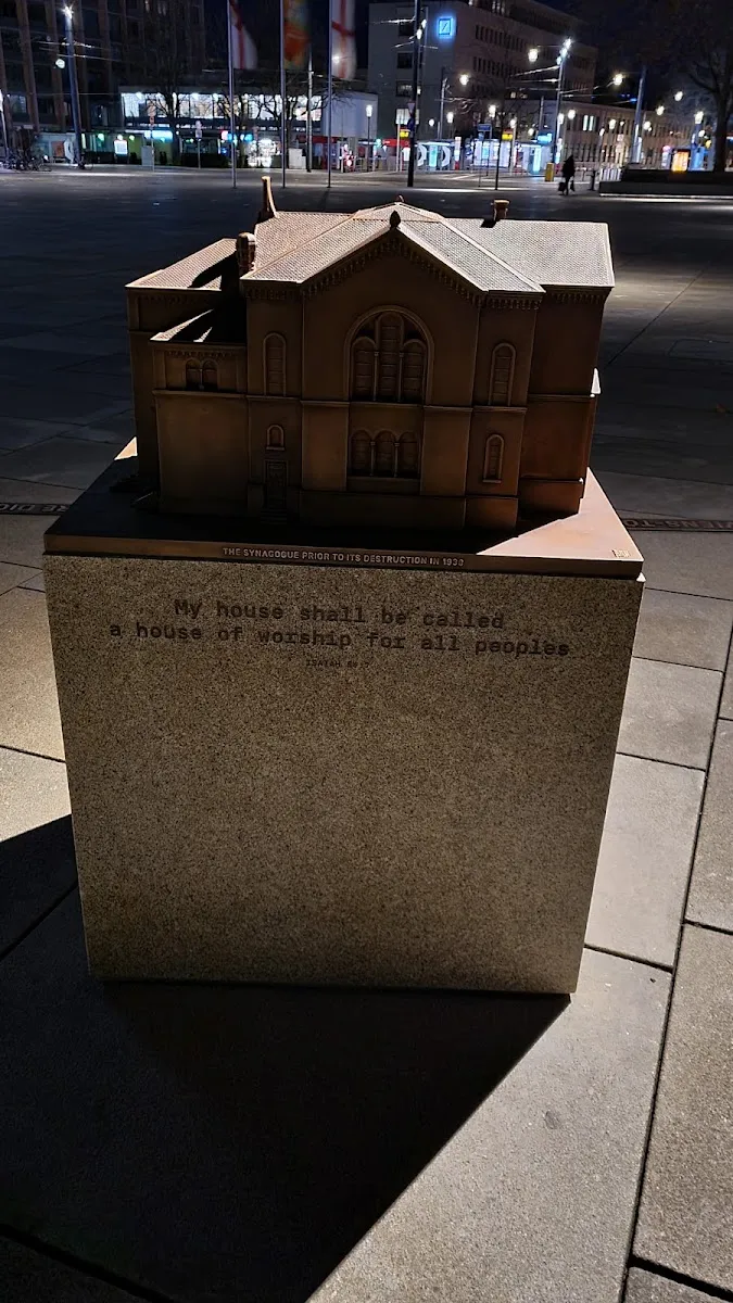 Gedenkbrunnen Alte Synagoge — foto 5