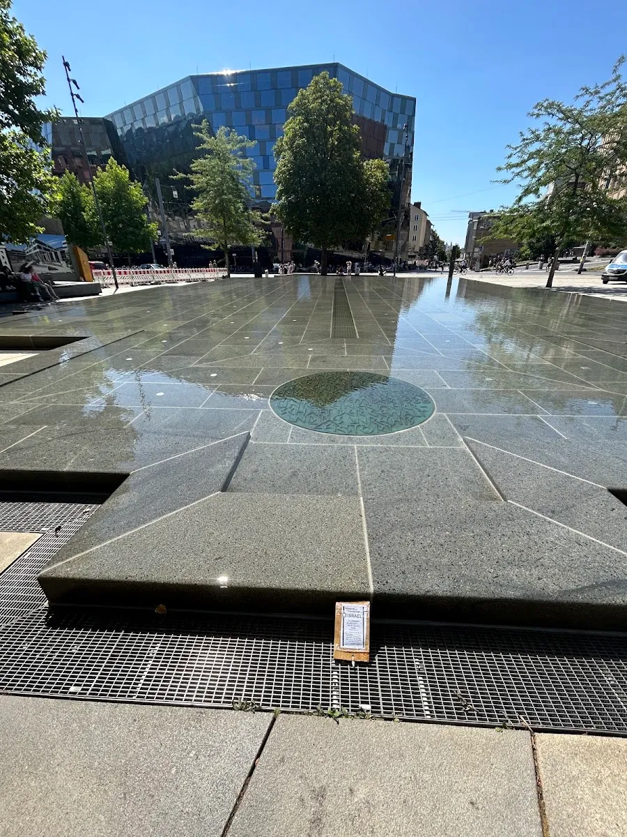 Gedenkbrunnen Alte Synagoge — foto 6