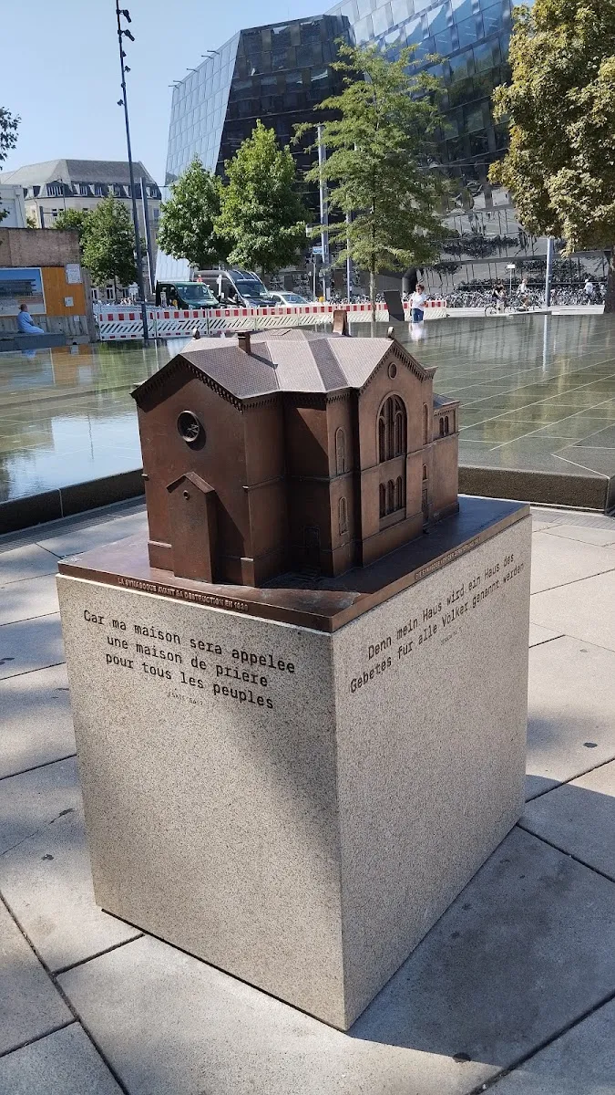 Gedenkbrunnen Alte Synagoge — foto 7
