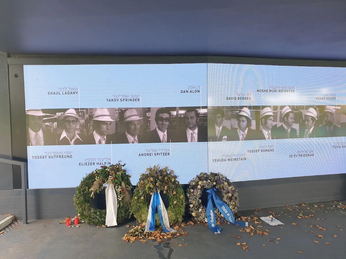 Gedenktafel für die ermordeten israelischen Sportler — foto 10