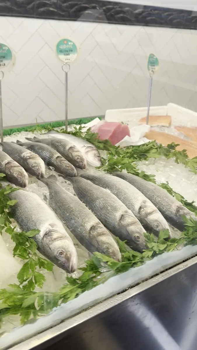 Geshmake Fish Market — photo 2