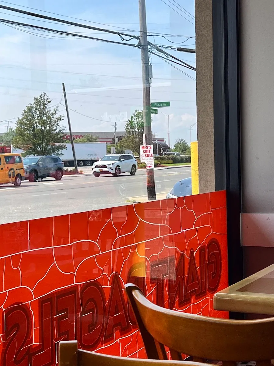 Giant Bagel — foto 4