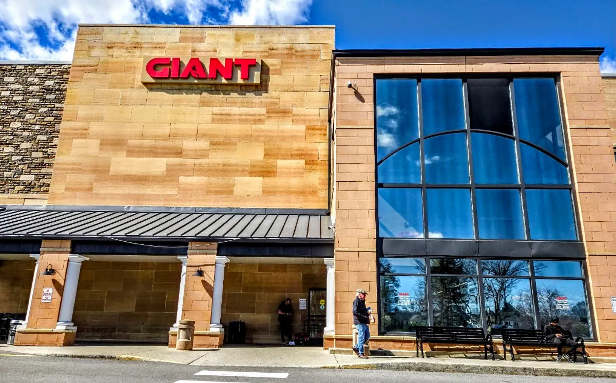 GIANT (Wynnewood)