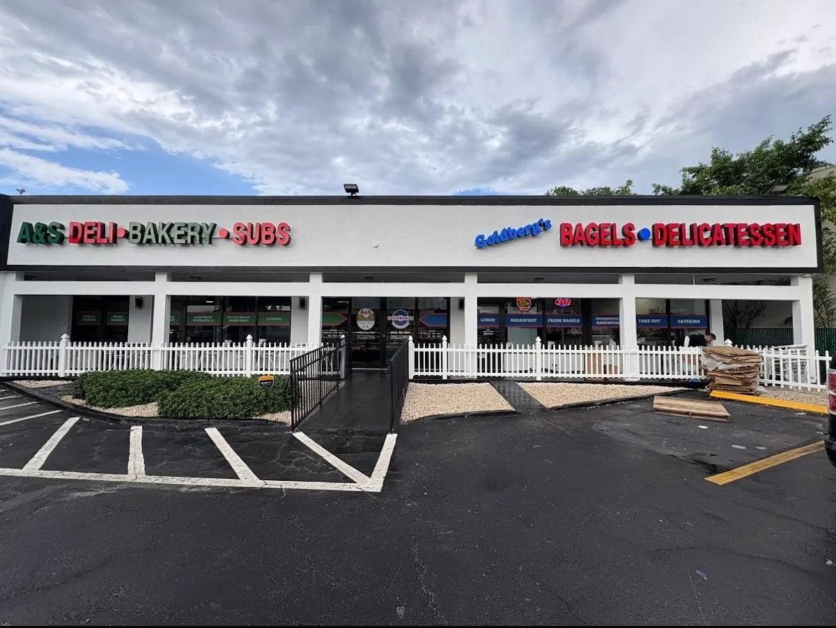 Goldbergs Bagel Delicatessen (Federal Highway)