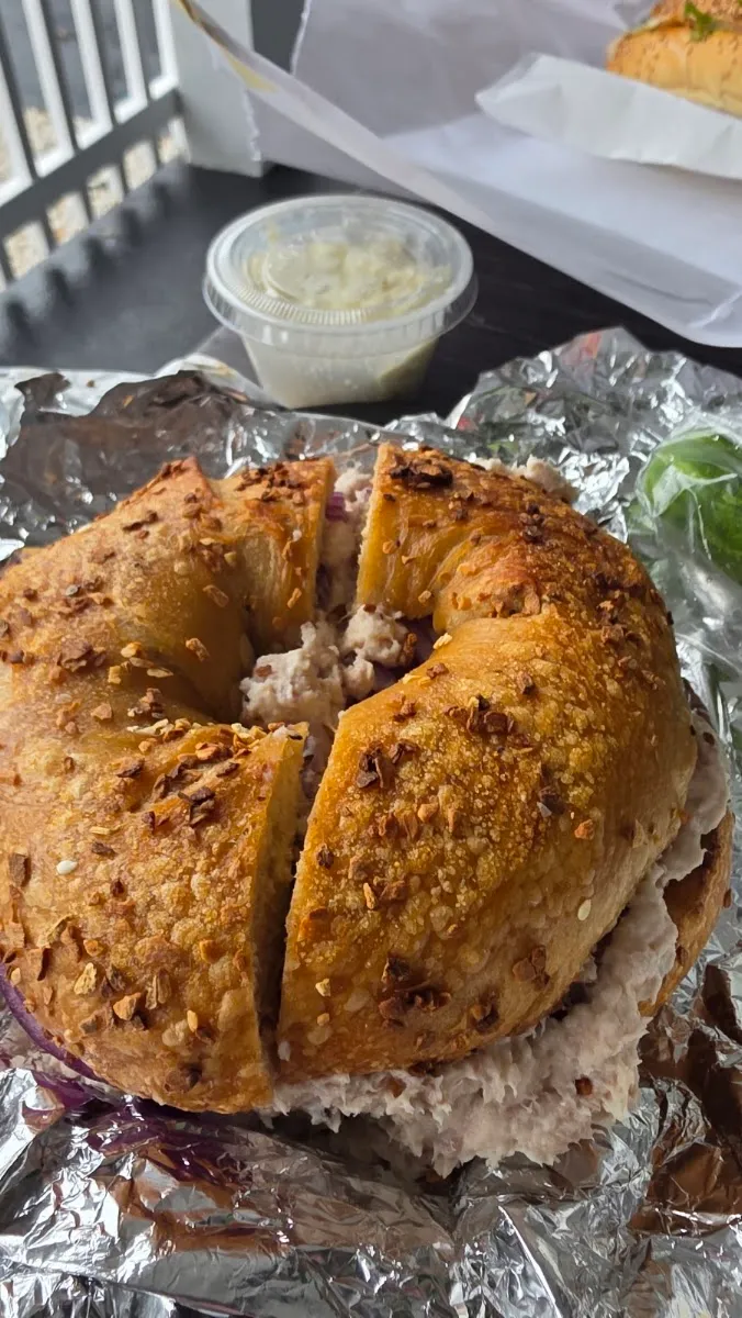 Goldbergs Bagel Delicatessen (Federal Highway) — foto 2