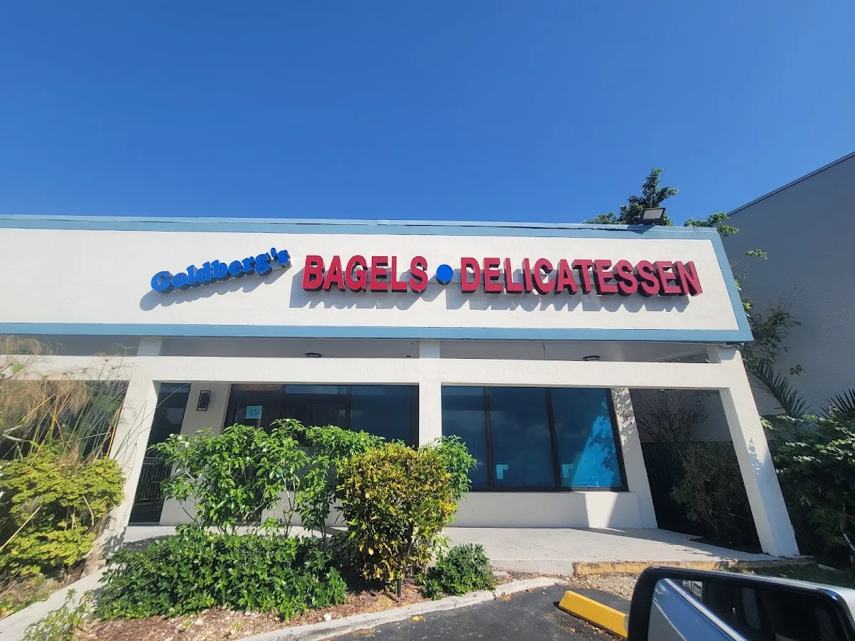 Goldbergs Bagel Delicatessen (Federal Highway) — foto 9
