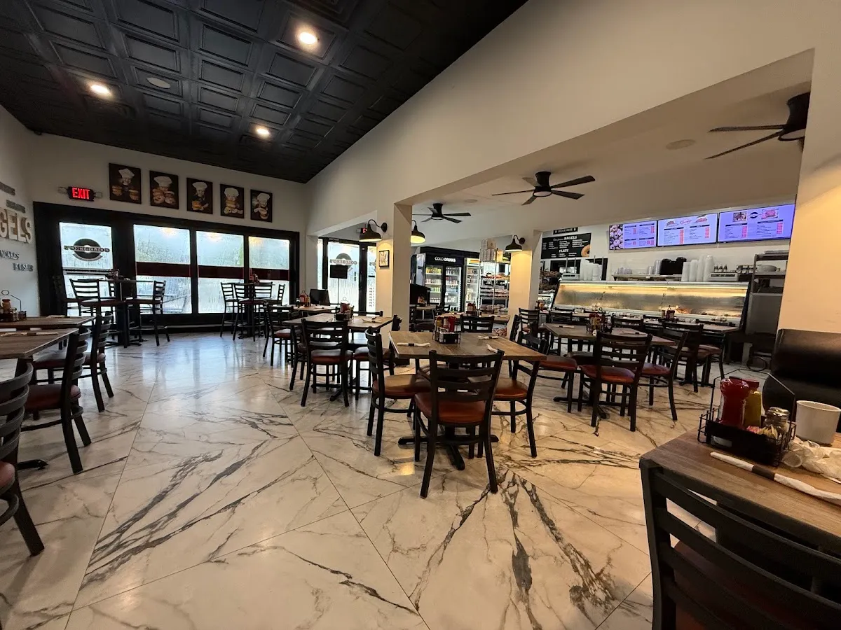 Goldbergs Delicatessen and Bagels (Oakland Park) — foto 8