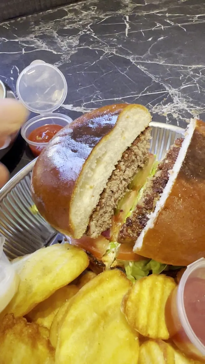 Golden Burger — foto 2