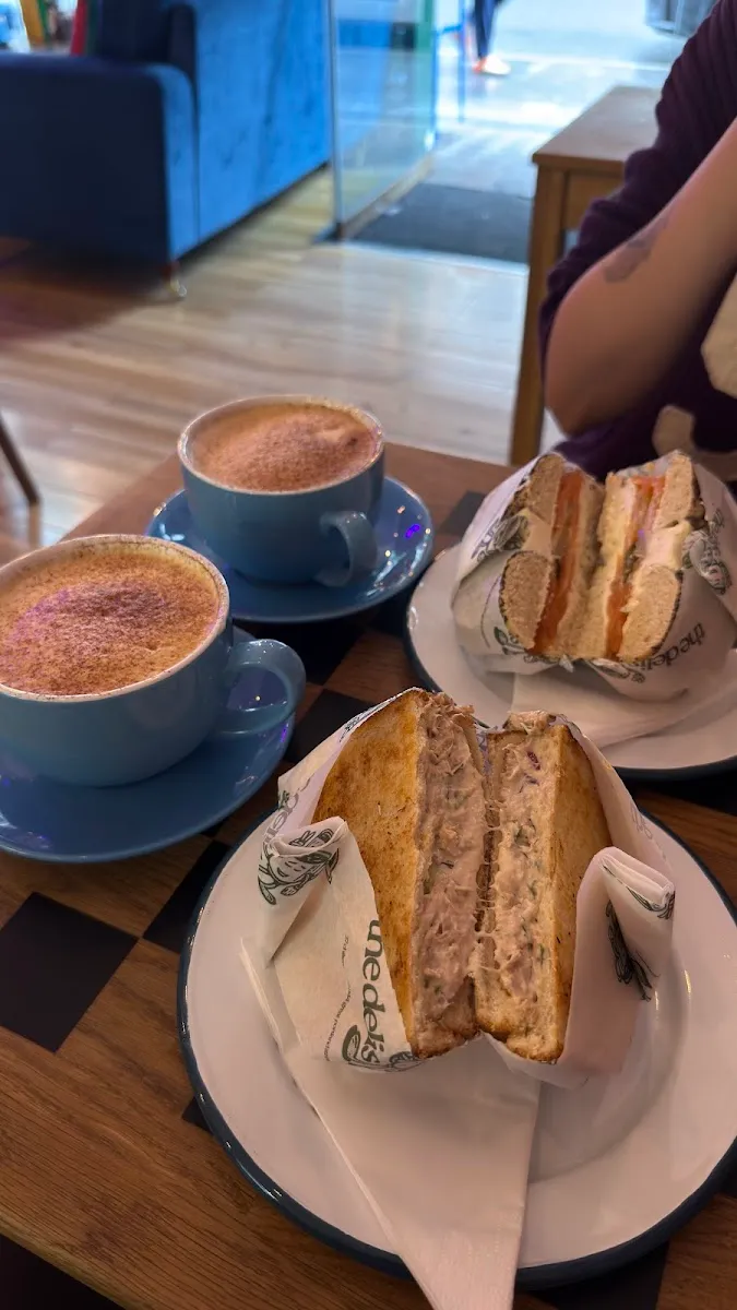 Great Portland St Deli — foto 5