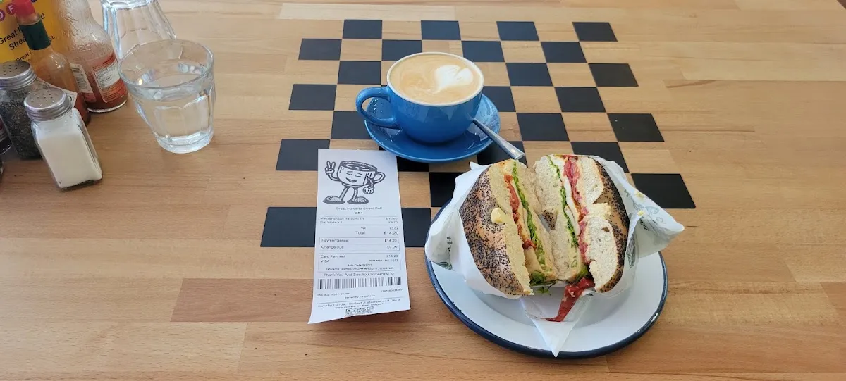 Great Portland St Deli — foto 7