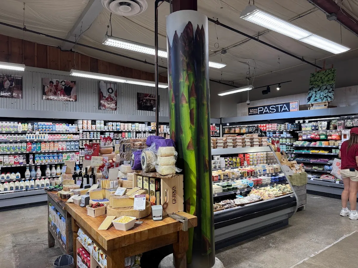 Guido's Fresh Marketplace (Pittsfield) — photo 3