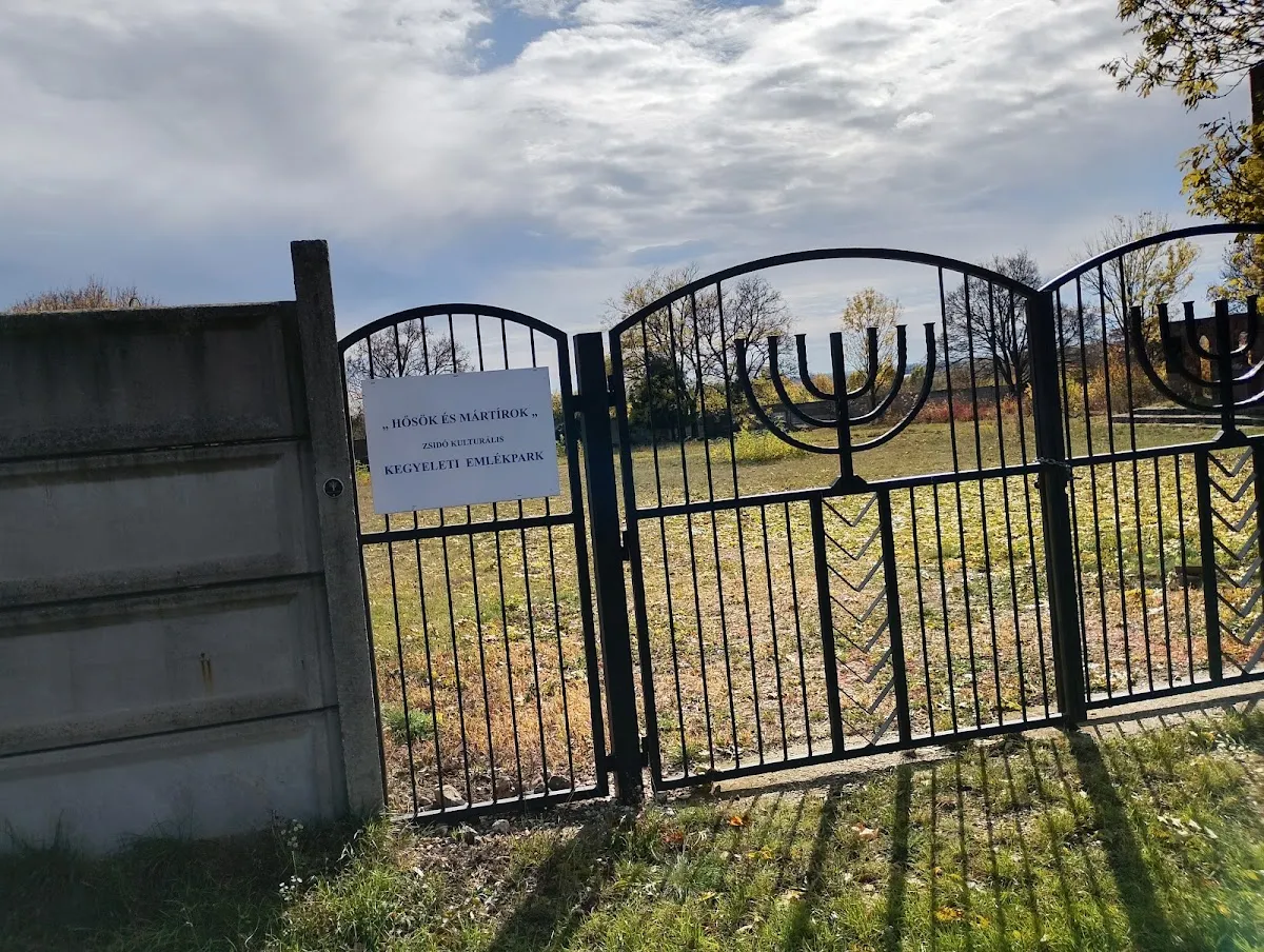 Gyöngyös Jewish Cemetery — foto 5