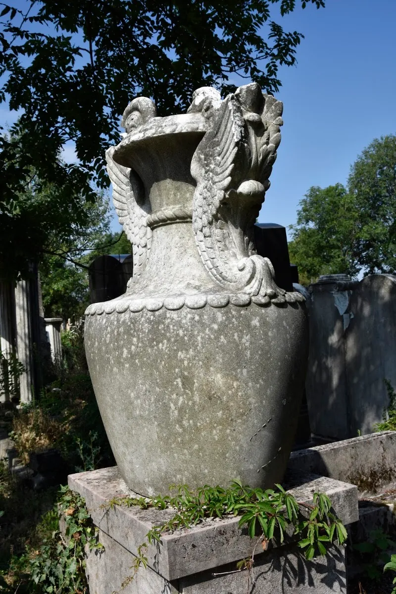 Gyöngyös Jewish Cemetery — foto 8