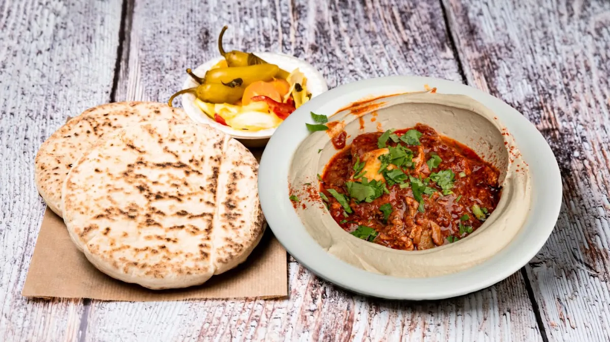 HaChumus shel Ema — photo 4