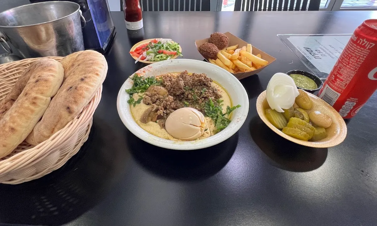 HaChumus shel Erez — photo 8