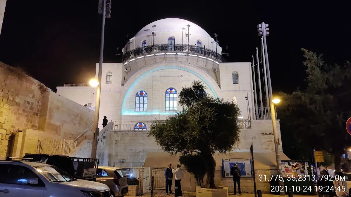 HaEmtzai Synagogue (Middle Synagogue) — foto 5