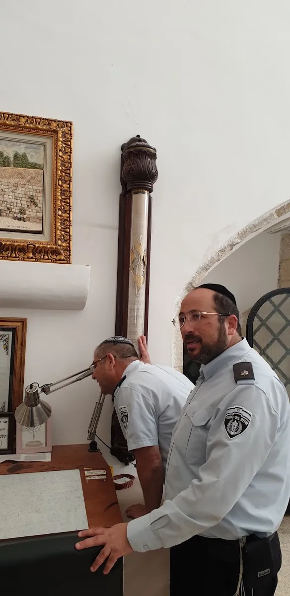HaEmtzai Synagogue (Middle Synagogue) — foto 7