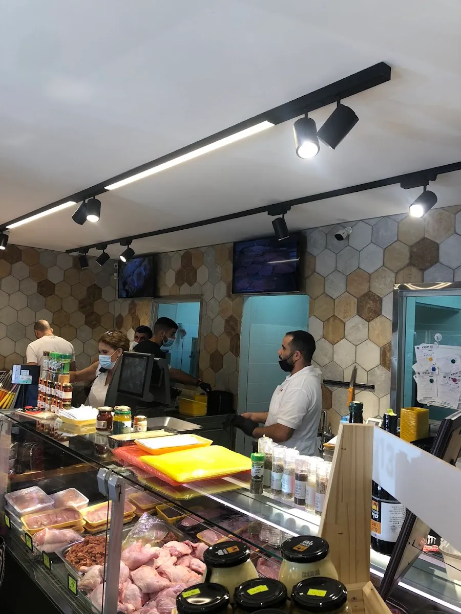 HaKatzbiya Danan Basarim — foto 2