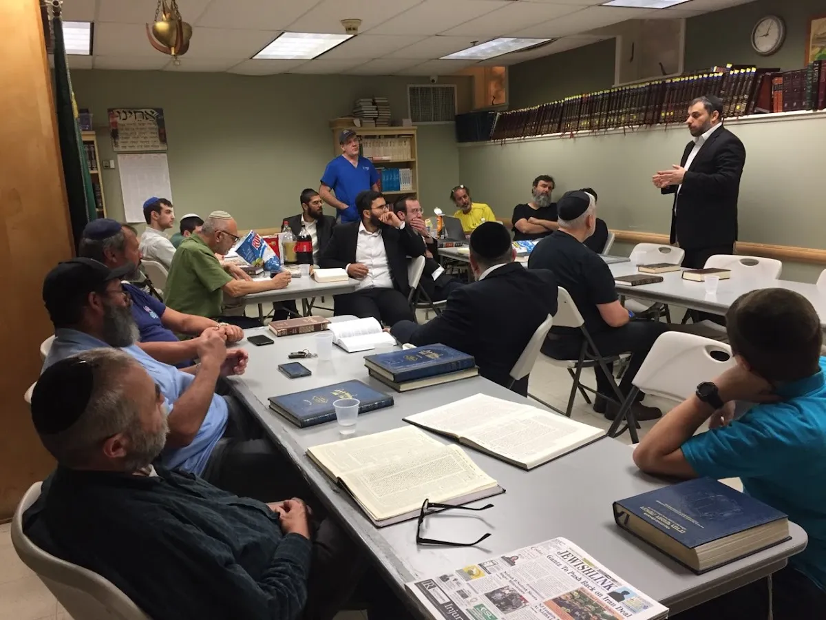 Hamerkaz Shelanu - Community Kollel of Fair Lawn — photo 3