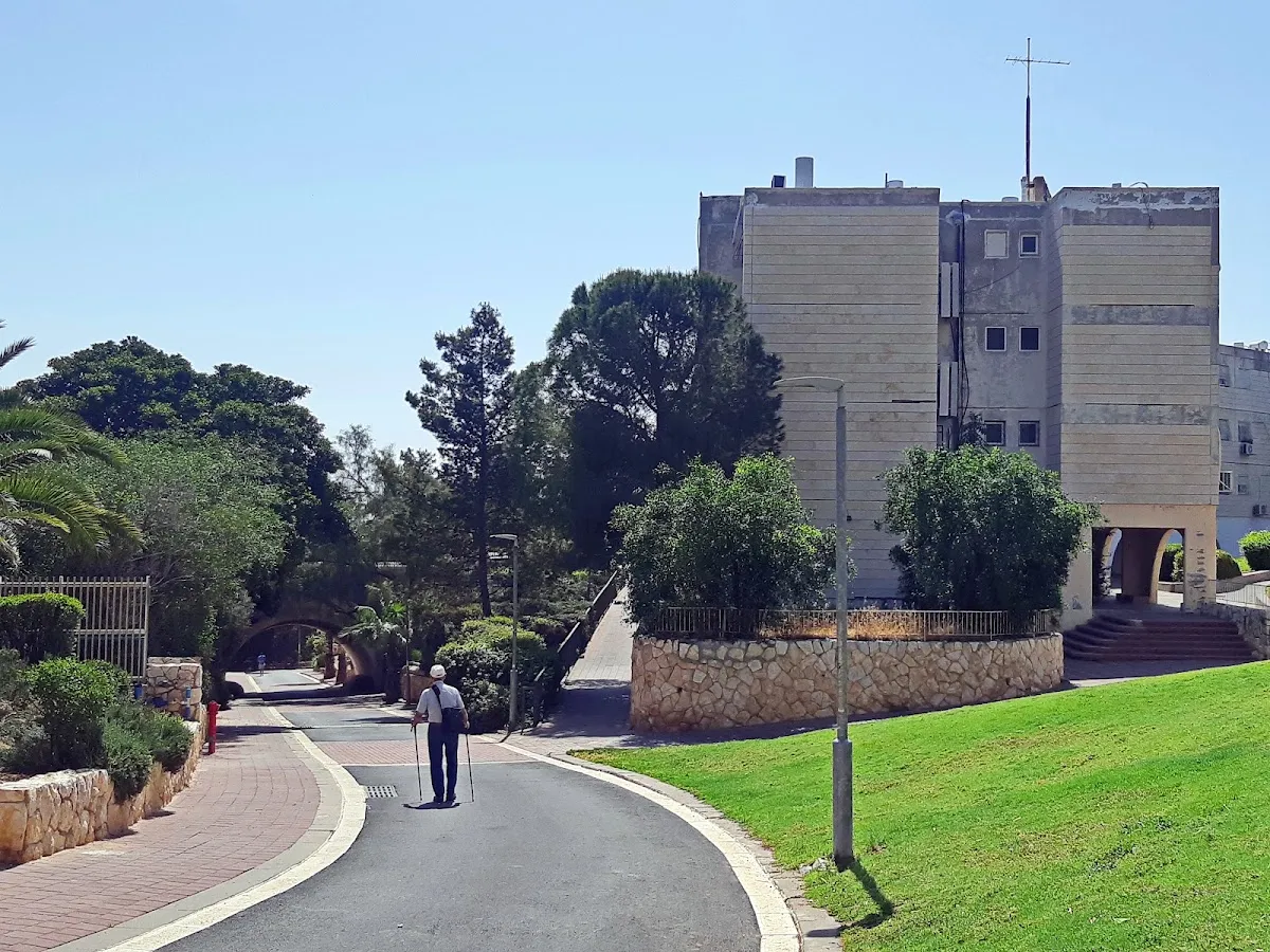 HaMerkazi Synagogue Ma'ale Adumim — foto 7