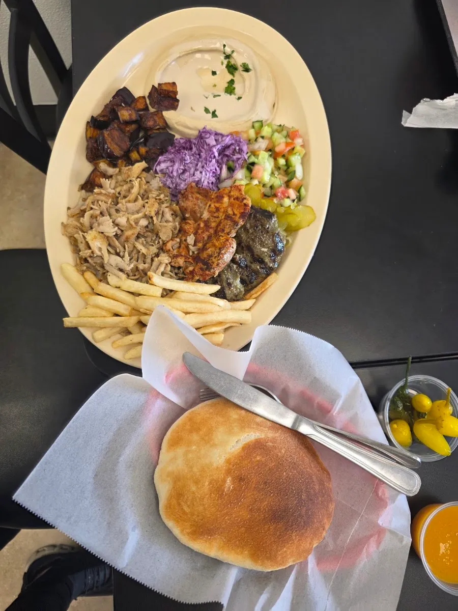 Hamsa Mediterranean Grill — foto 10