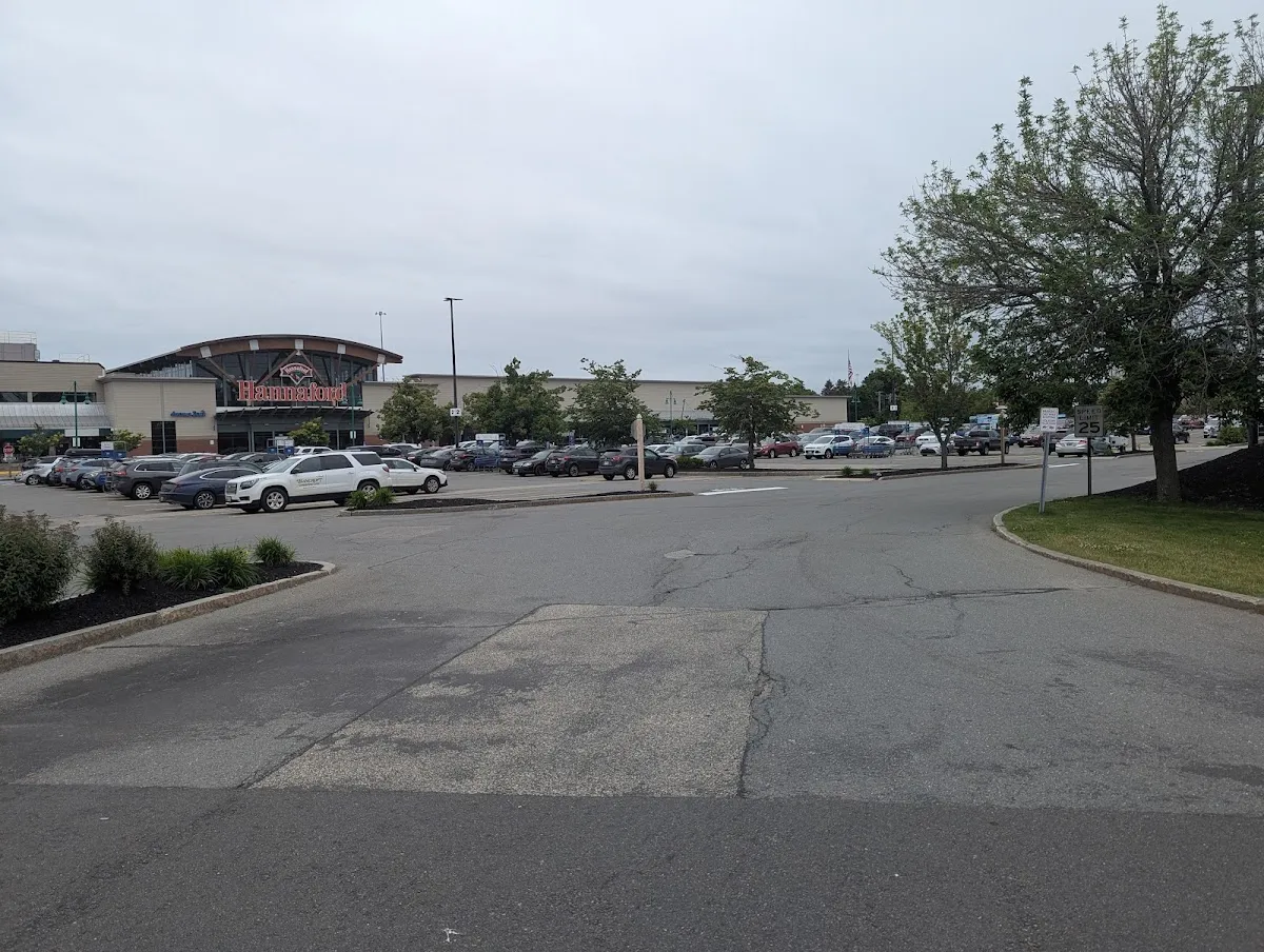 Hannaford (Forest Ave.) — photo 10