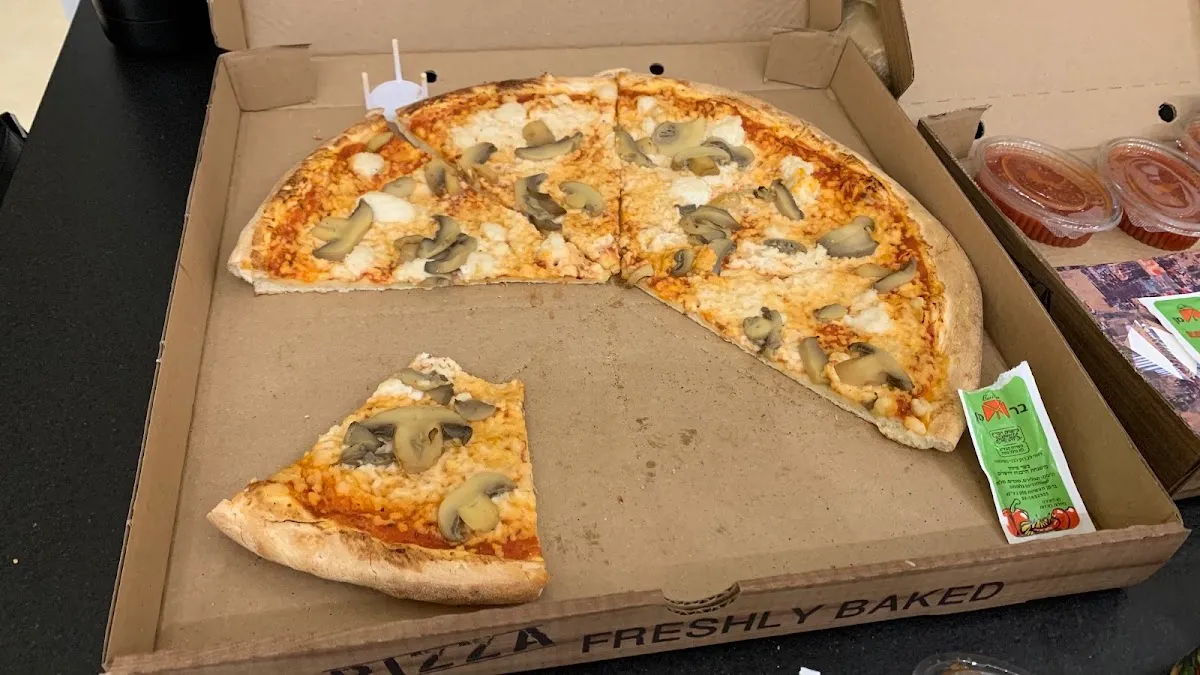 HaPizza shel Chaim — photo 3