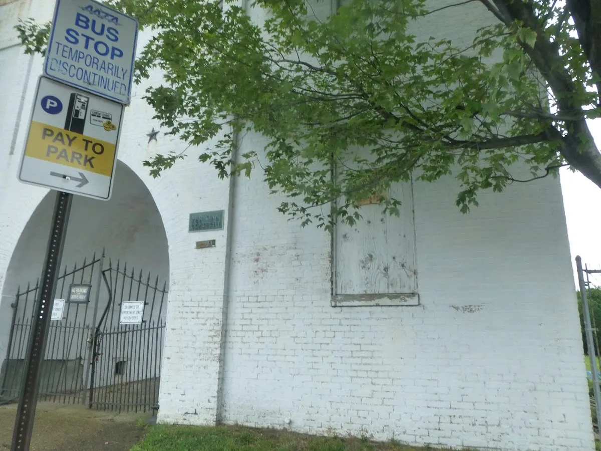 Har Sinai Cemetery (3241 Erdman Ave) — foto 8