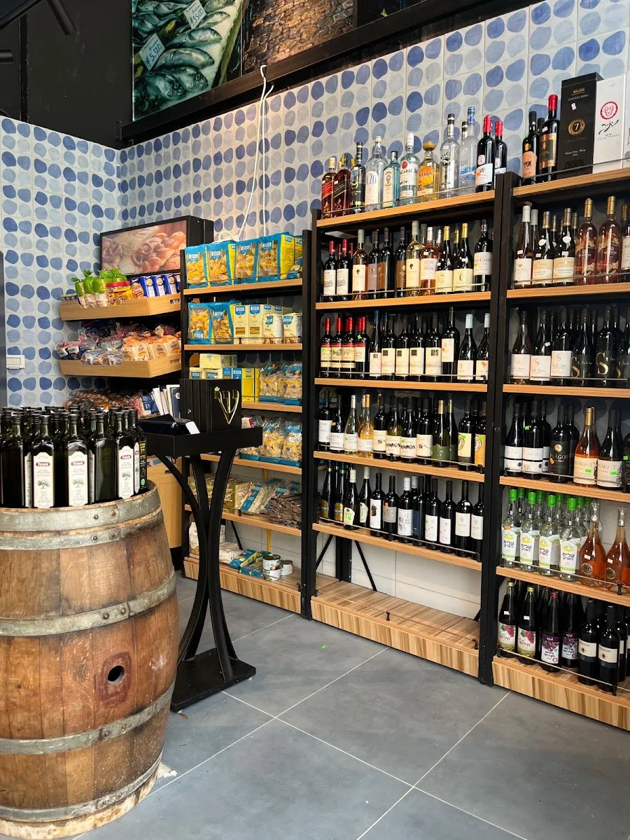 HaShuk shel Pireus — foto 4