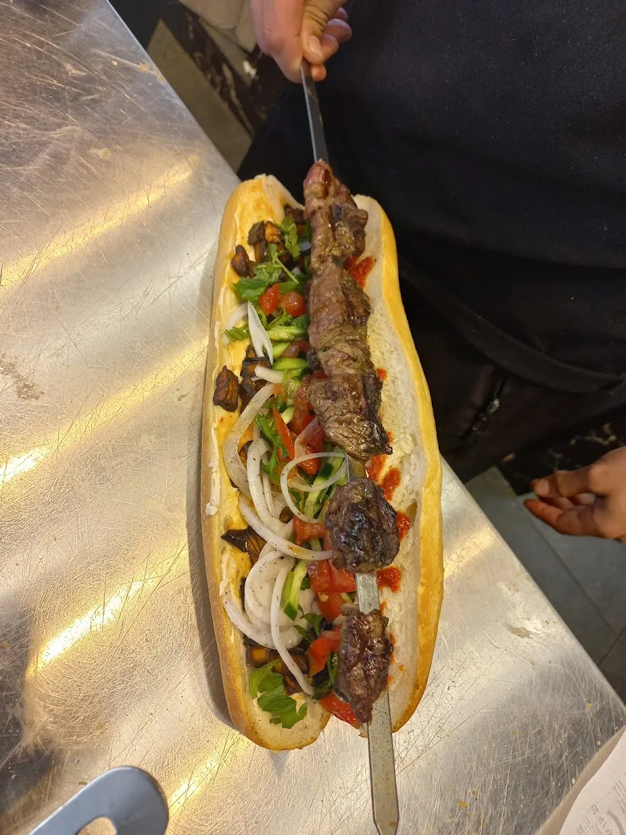 HaTabach Israeli Grill — foto 3