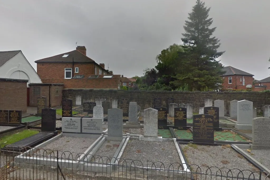 Heaton Hebrew Cemetery — photo 3
