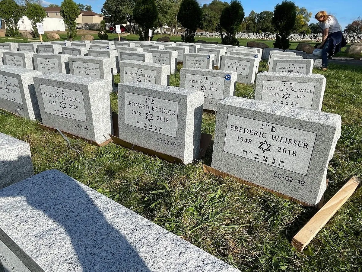 Hebrew Free Burial Association — foto 8