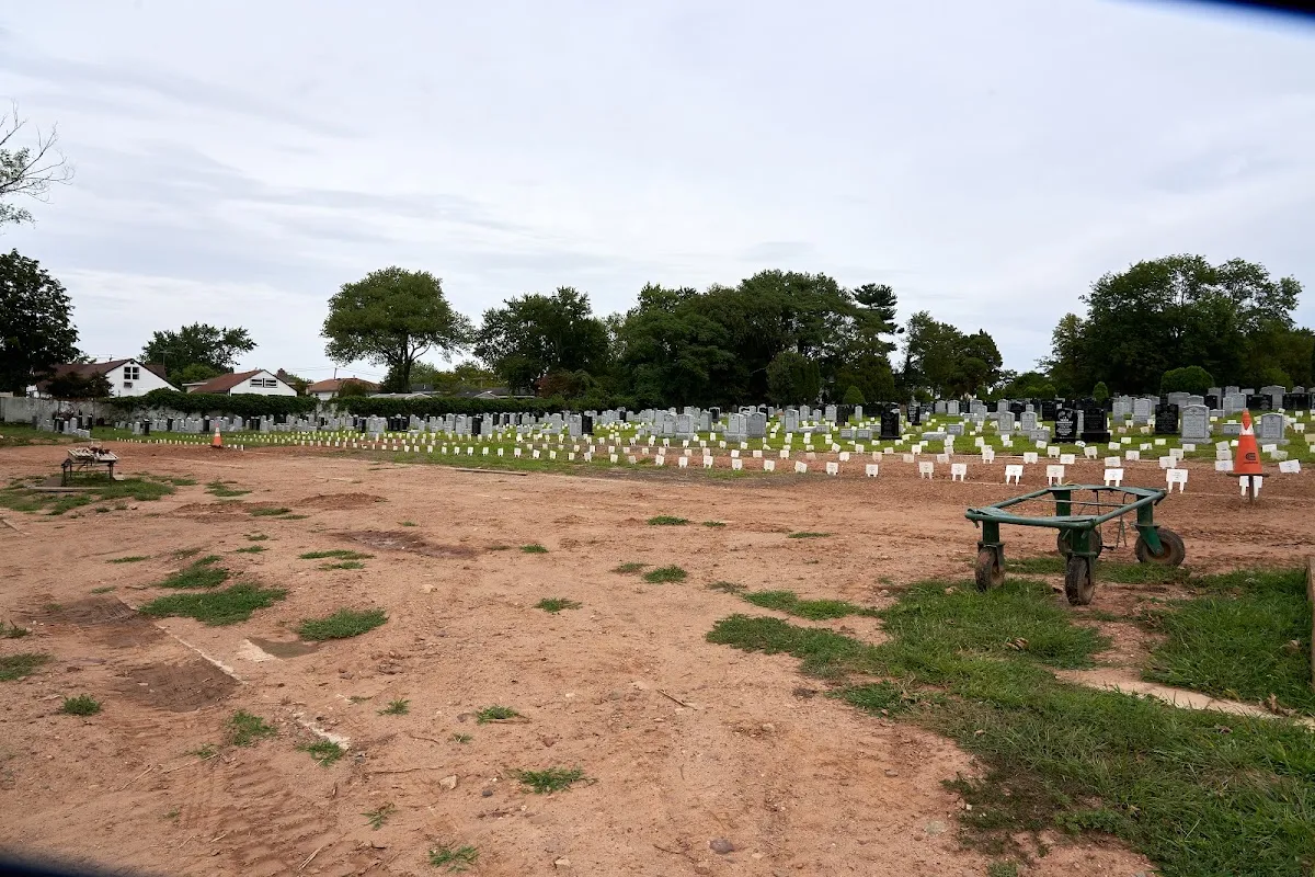 Hebrew Free Burial Association — foto 9