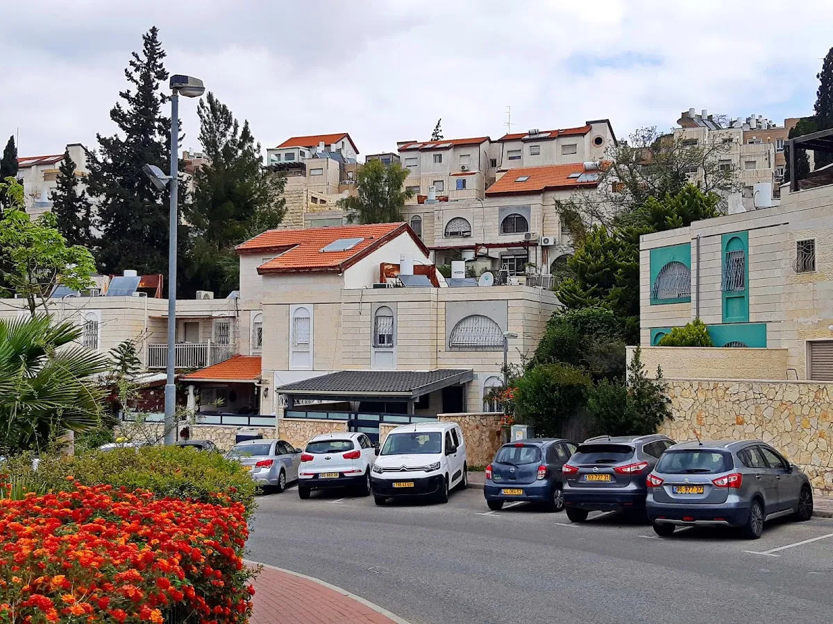 Heichal Aviad Synagogue (Amudei HaShisha)