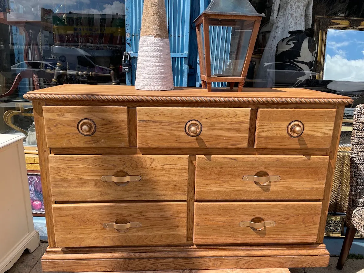 Helping Hand Thrift Shop — foto 8