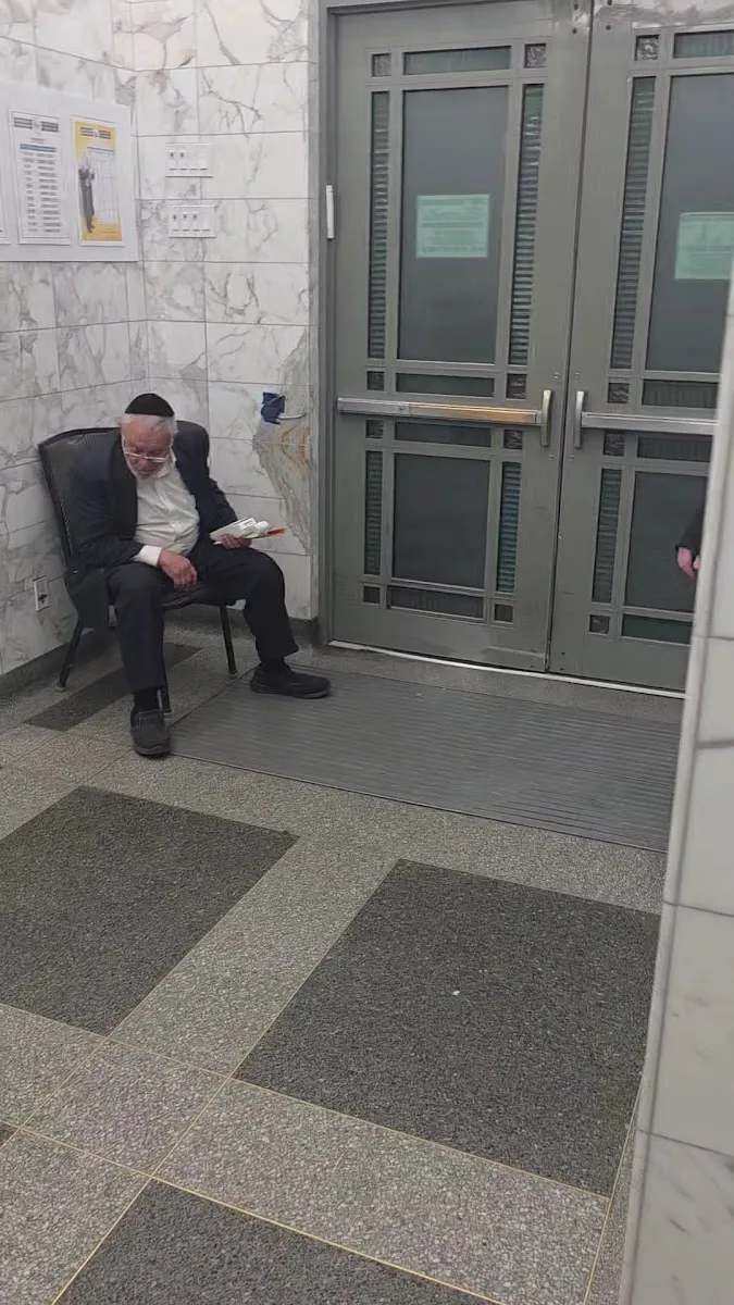 Hisachdis Yirieim Veretzky - R' Landau's Shul — photo 3