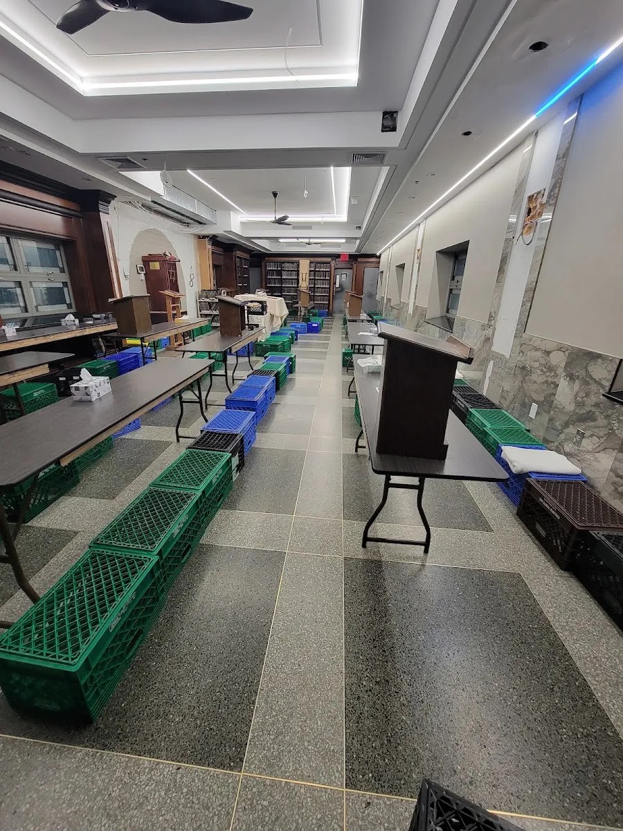 Hisachdis Yirieim Veretzky - R' Landau's Shul — photo 4