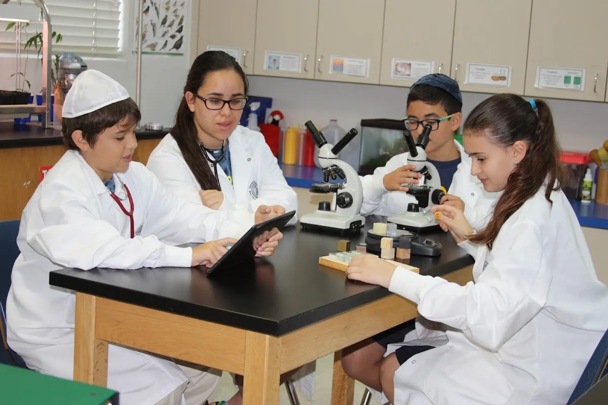 Hochberg Preparatory School (Posnack East) — foto 3