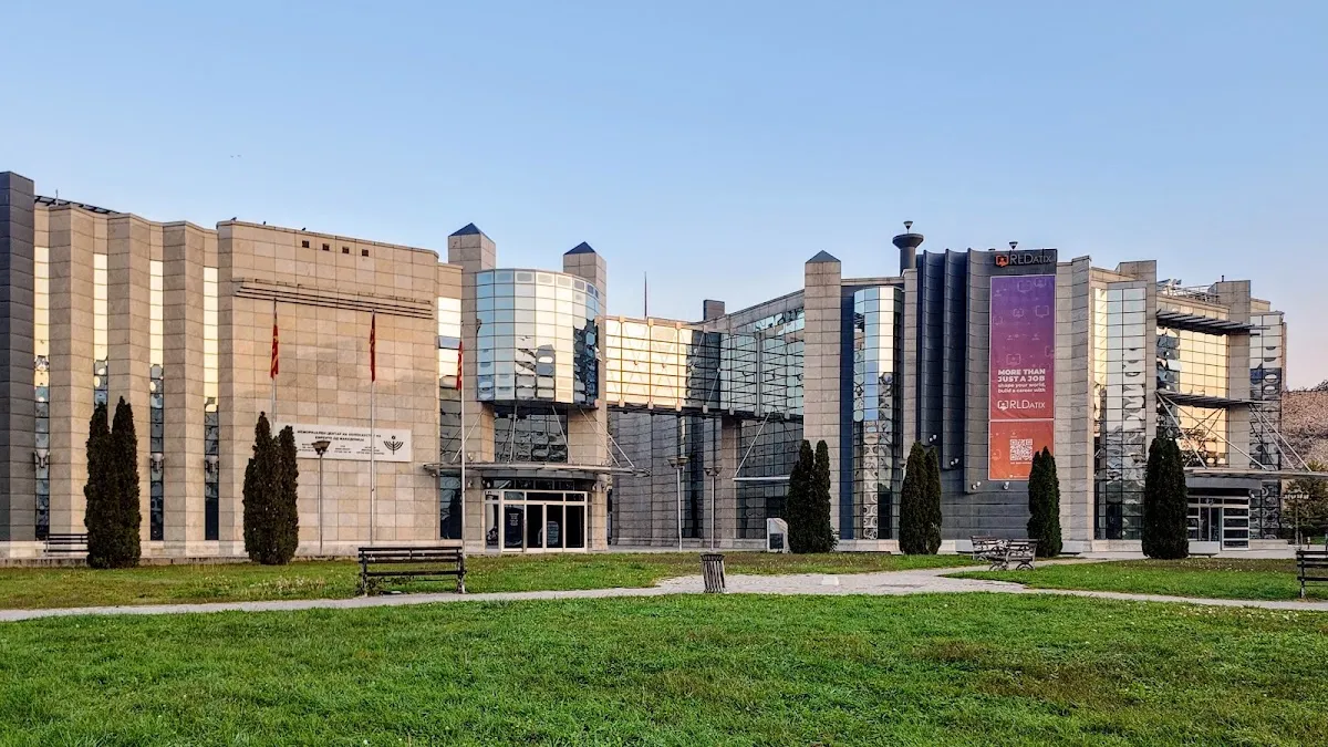 Holocaust Memorial Center for the Jews of Macedonia — foto 3