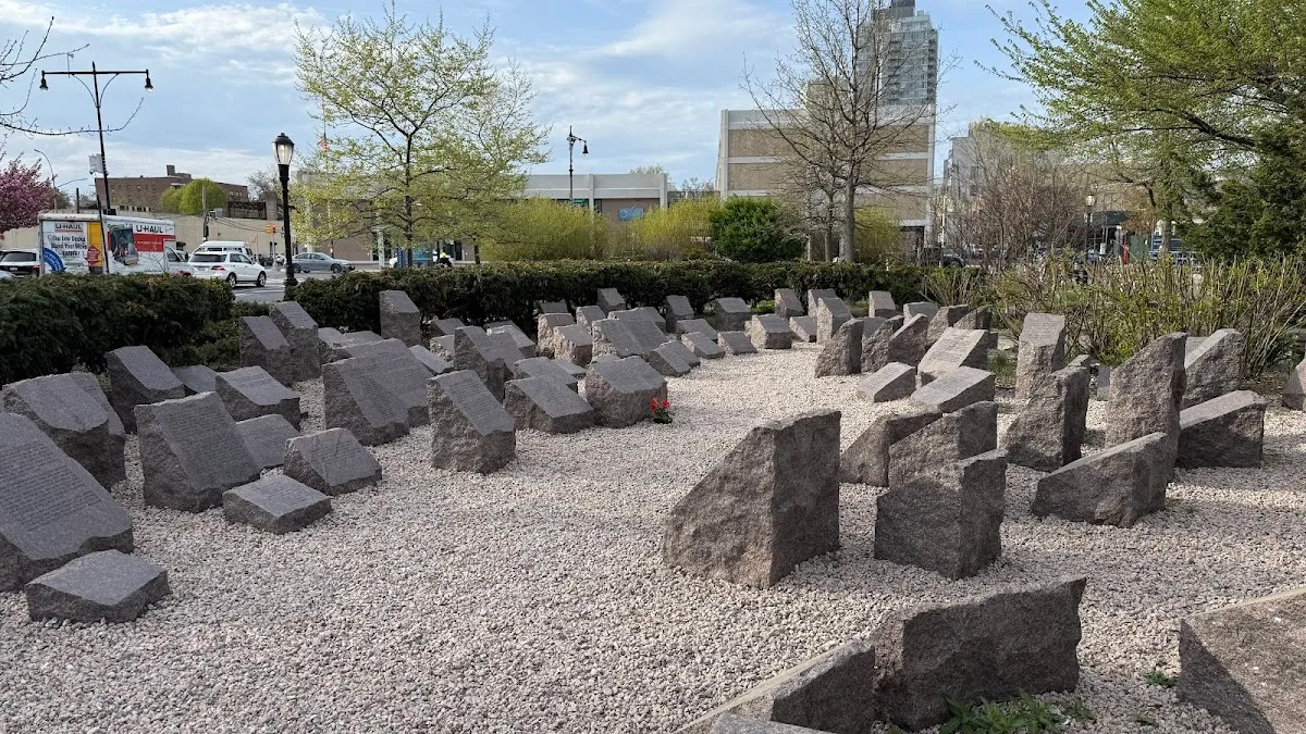 Holocaust Memorial Park — foto 5