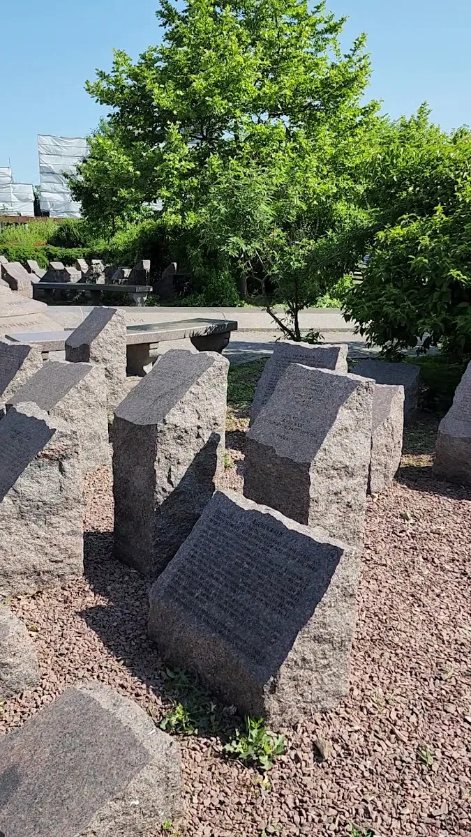 Holocaust Memorial Park — foto 10