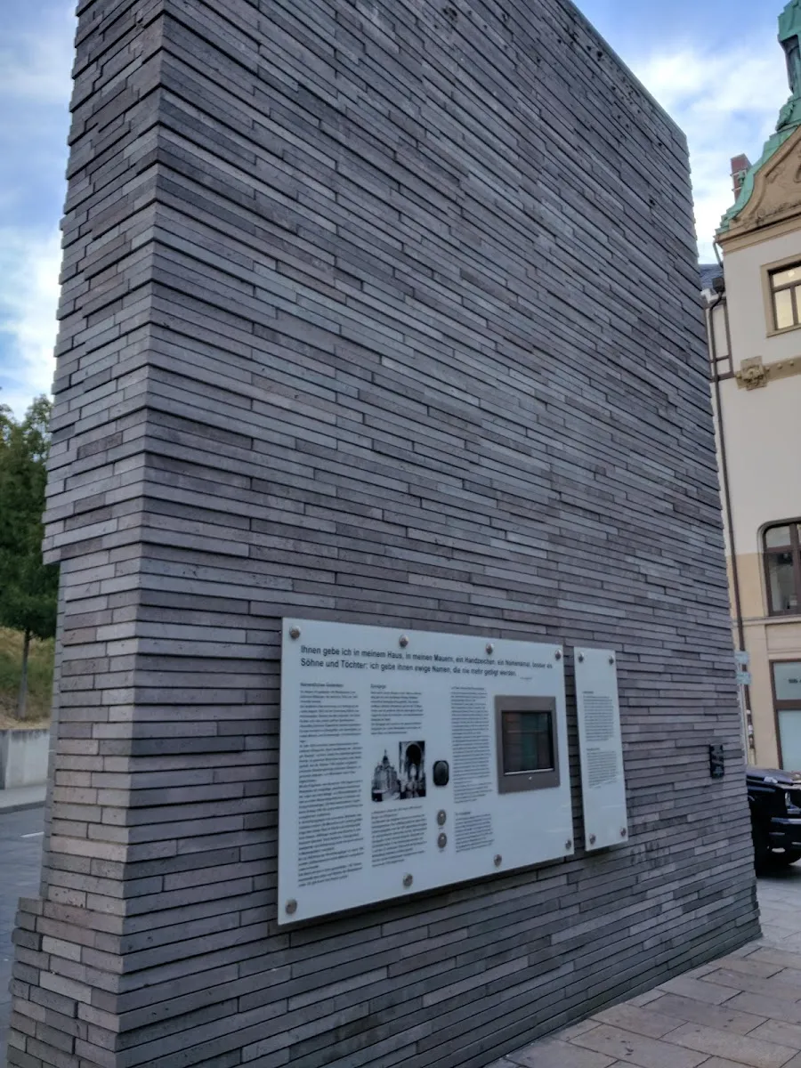 Holocaust Memorial (Shadow of former Synagogue) — foto 4