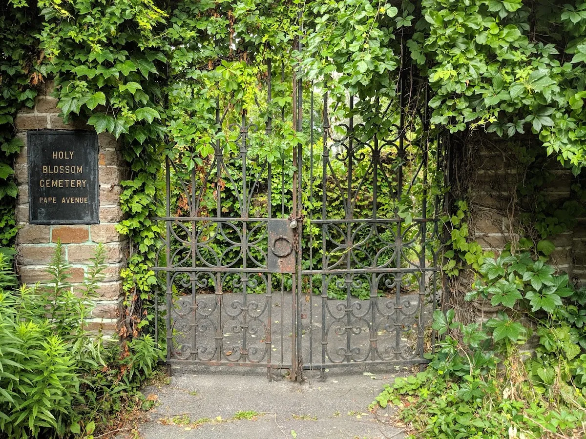 Holy Blossom Cemetery