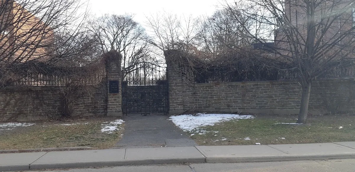 Holy Blossom Cemetery — photo 4